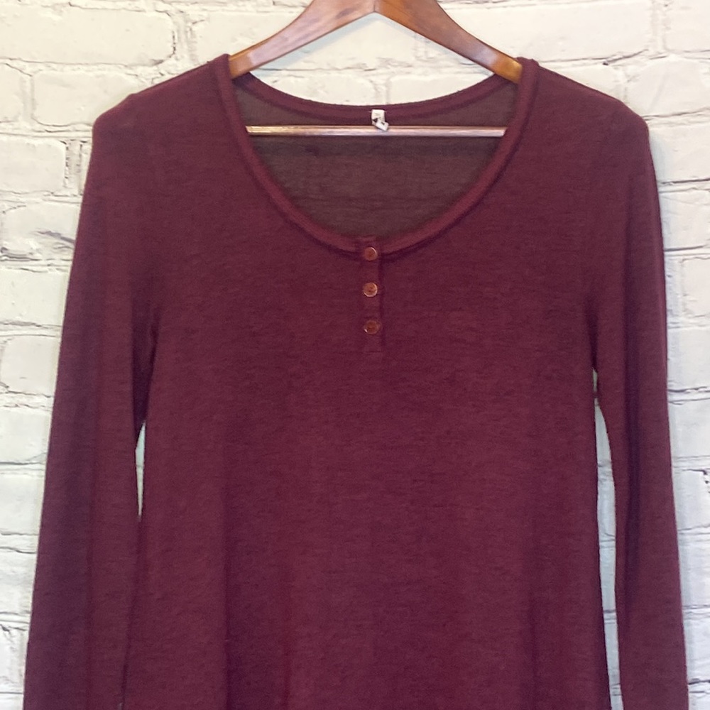 Z Supply Burgundy Red Henley Long Sleeve Dress Size Medium Excellent Condition - Picture 3 of 10